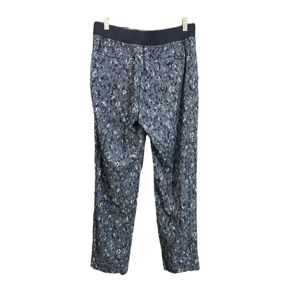 Athleta Brooklyn Ankle Pant Blue Animal Print Size 6 AC1 - Picture 2 of 3